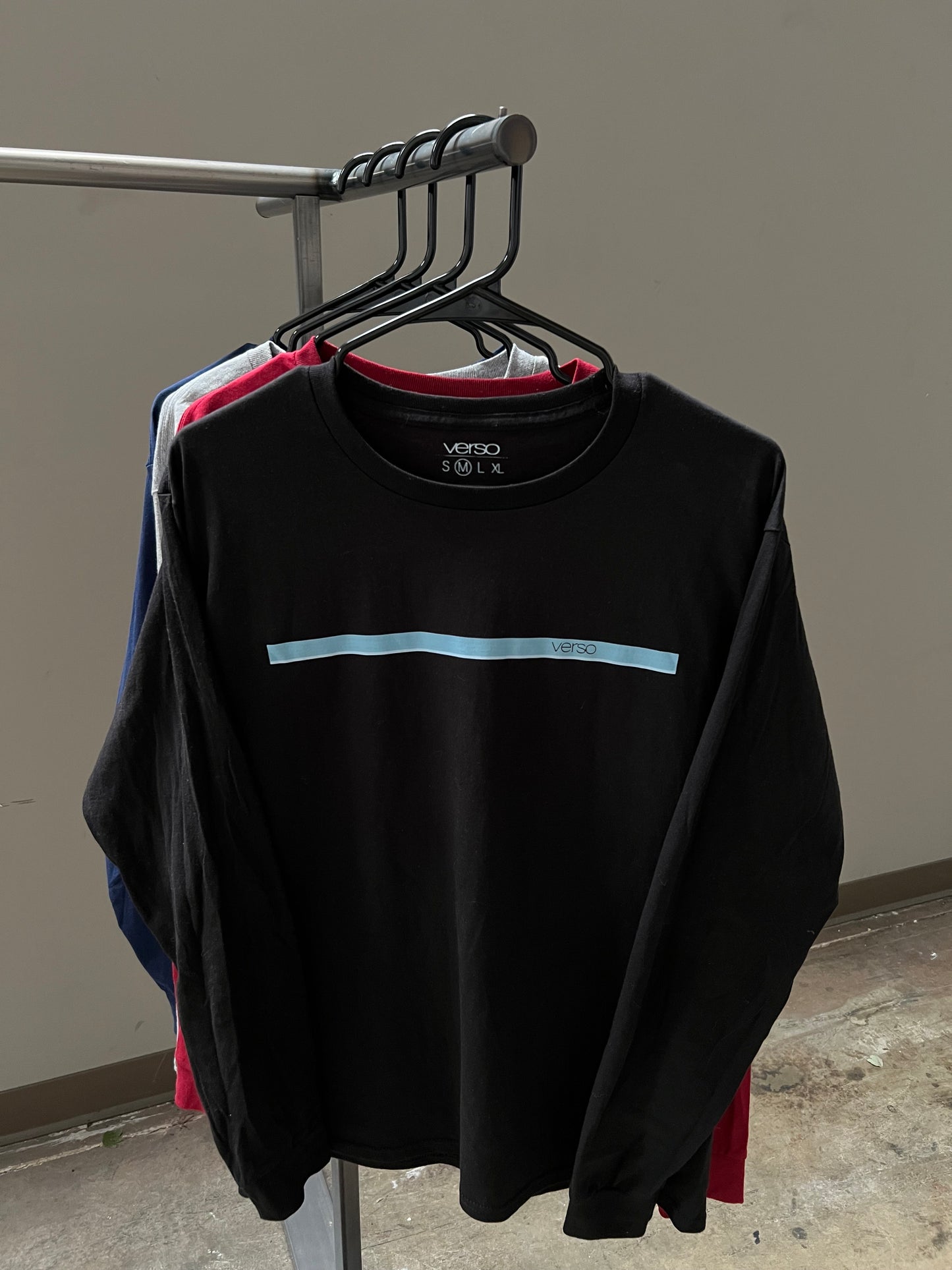 BLACK LONGSLEEVE