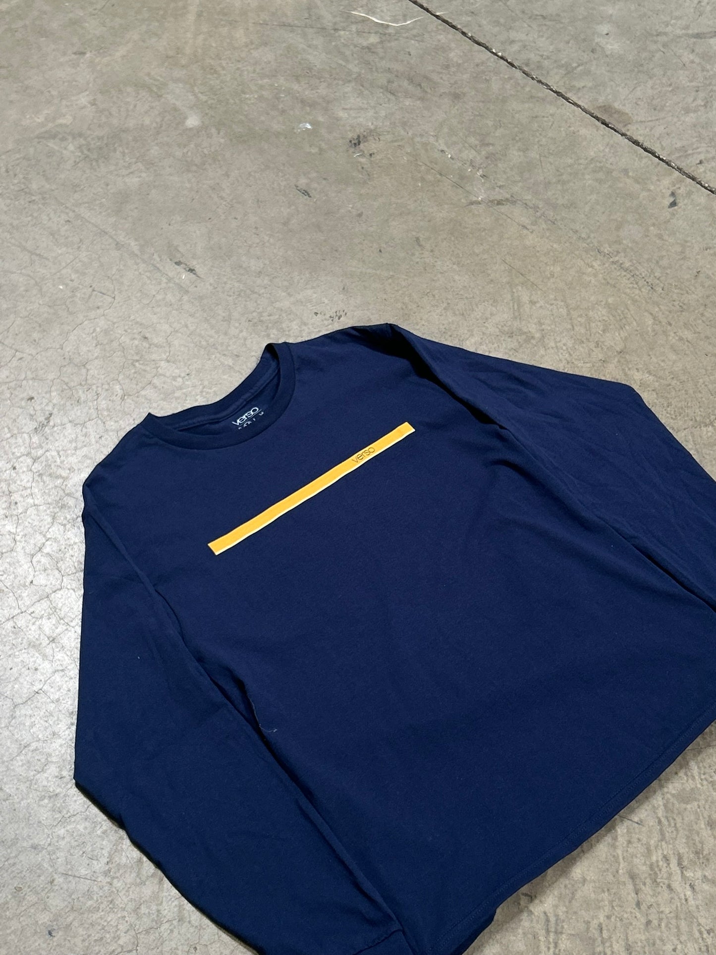NAVY BLUE LONGSLEEVE