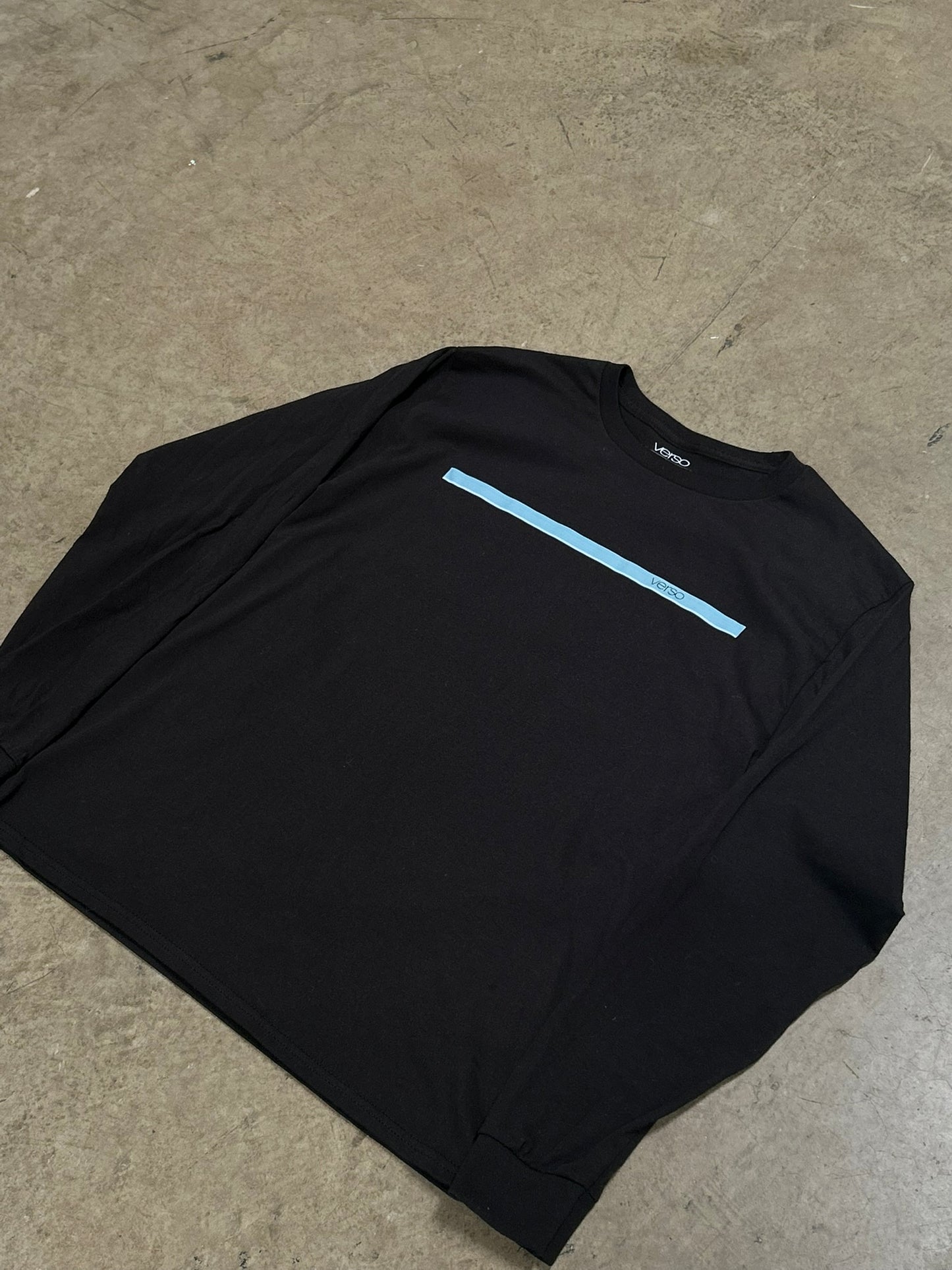 BLACK LONGSLEEVE